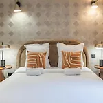 Spacious Air-Conditioned Apartment In Paris 8Th