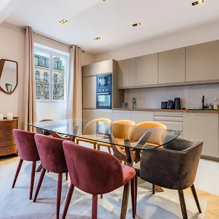 Appartamento Spacious Air-conditioned In 8th *