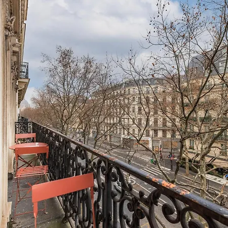Appartamento Spacious Air-conditioned In 8th Parigi
