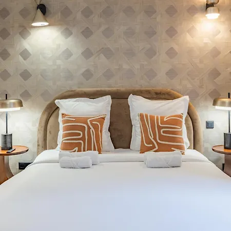 Spacious Air-conditioned In 8th Appartamento Parigi